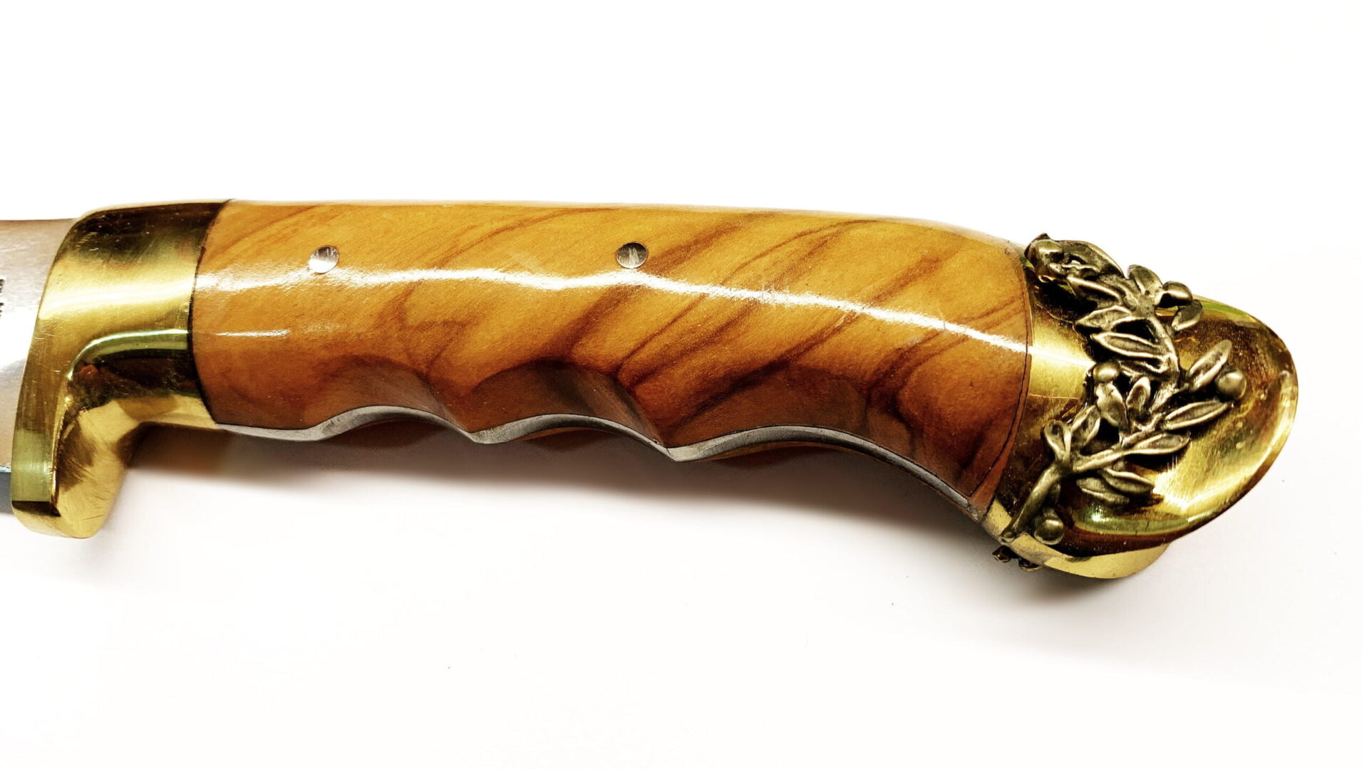 Κρητικό μαχαίρι από Ανοξείδωτο Ατσάλι και λαβή από ξύλο Ελιάς